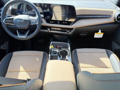 New 2026 Chevrolet Equinox ACTIV w/ Convenience Package III FWD image 13