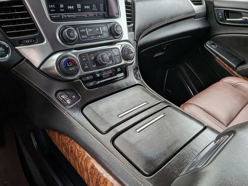 Used 2019 Chevrolet Suburban Premier w/ Premier Plus Edition AWD/4WD image 34