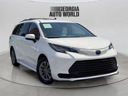 Used 2021 Toyota Sienna LE FWD image 9