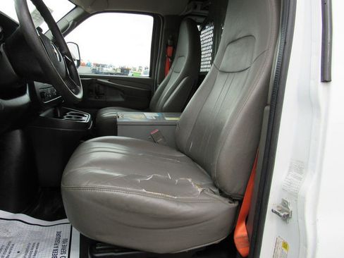 Used 2015 Chevrolet Express 2500 RWD image 29