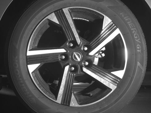 Used 2025 Nissan Sentra SV FWD image 14