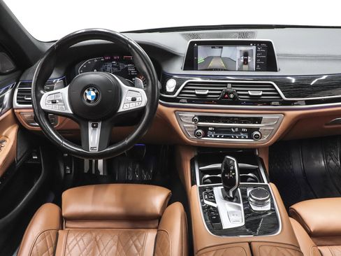 Used 2022 BMW 750i xDrive w/ Luxury Rear Seating Package image 30