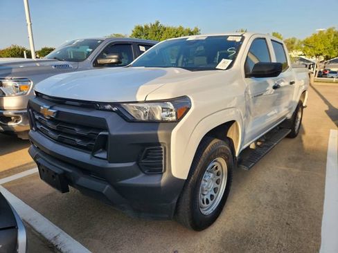 Used 2025 Chevrolet Colorado W/T w/ WT Convenience Package II RWD image 3
