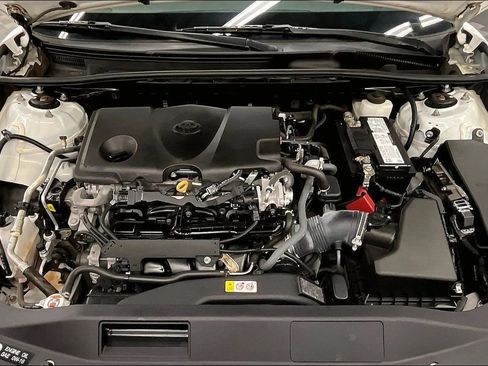 Used 2023 Toyota Camry LE image 9