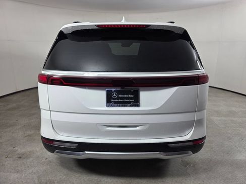 Used 2022 Kia Carnival SX Prestige FWD image 5