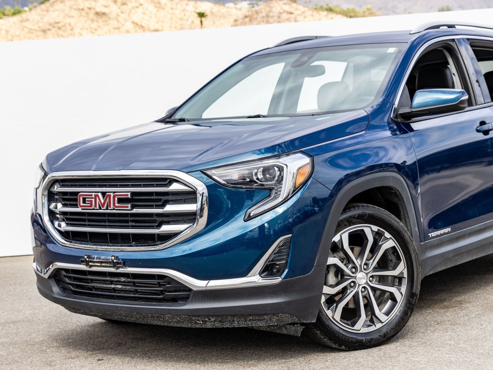 Used 2021 GMC Terrain SLT AWD/4WD image 2