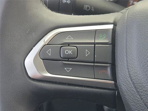 Certified 2025 Jeep Compass Limited image 34