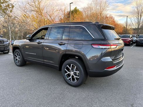 New 2025 Jeep Grand Cherokee Limited image 3