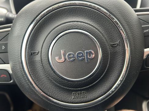 Used 2018 Jeep Compass Latitude w/ Popular Equipment Group AWD/4WD image 20