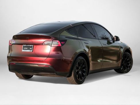 Used 2021 Tesla Model Y 2WD image 6