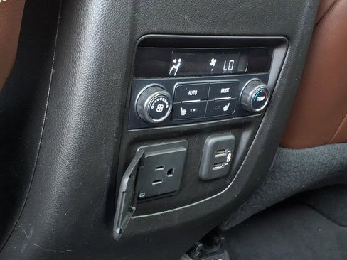 Used 2018 Buick Enclave Avenir w/ Avenir Technology Package AWD/4WD image 23