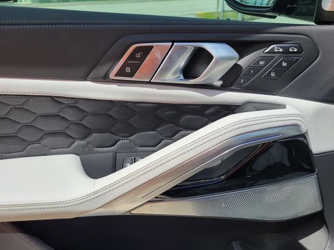 Used 2026 BMW X6 M Competition w/ Executive Package image 19