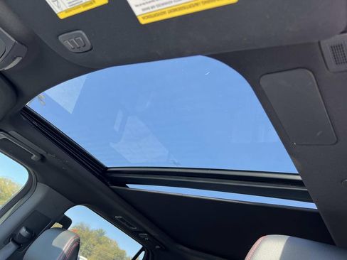 Used 2024 Ford Expedition Limited image 31