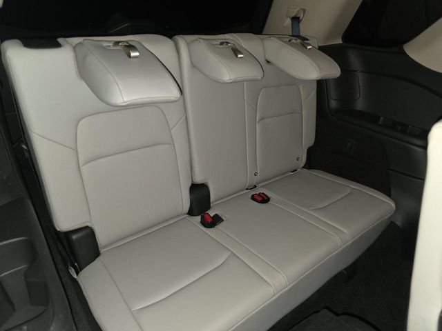 Certified 2025 Nissan Pathfinder SL FWD image 8