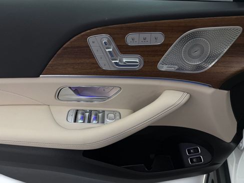 Used 2025 Mercedes-Benz GLE 450e 4MATIC image 11