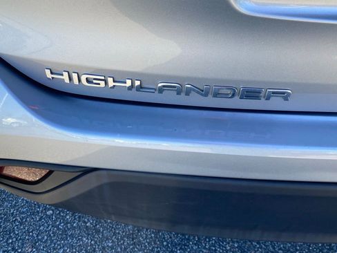 Used 2023 Toyota Highlander LE image 15