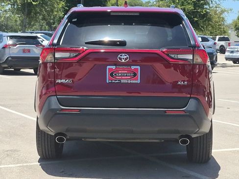 Used 2025 Toyota RAV4 XLE FWD image 4