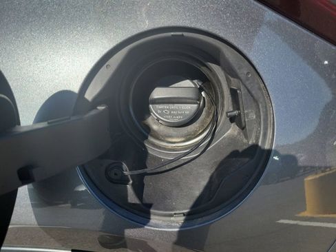 Used 2023 Nissan Kicks SR w/ SR Premium Package FWD image 31