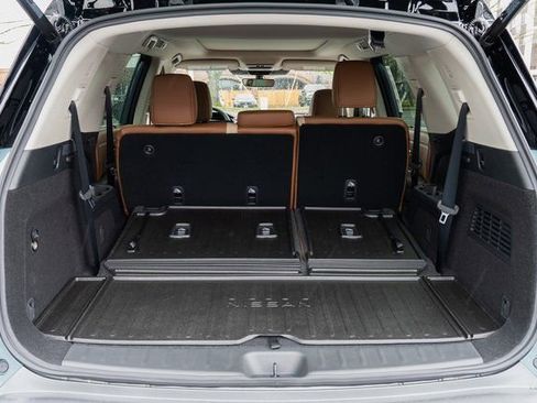 New 2026 Nissan Pathfinder Platinum image 8