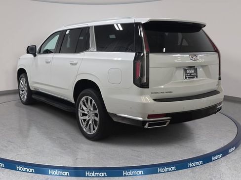 Used 2024 Cadillac Escalade Premium Luxury AWD/4WD image 8