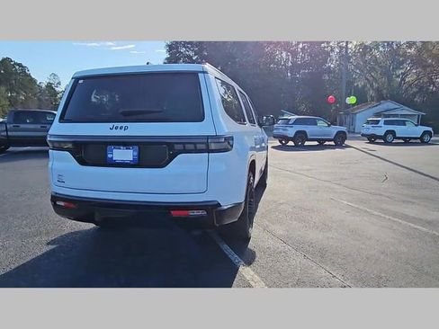 New 2026 Jeep Grand Wagoneer Limited image 31