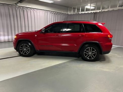 Used 2018 Jeep Grand Cherokee Trailhawk w/ Trailhawk Luxury Group image 4