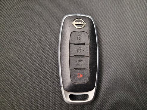 Used 2023 Nissan Versa SV image 32