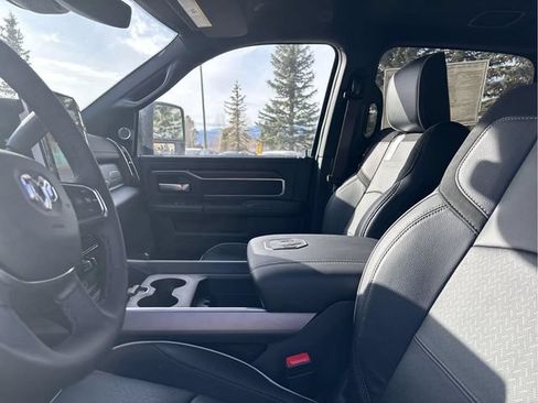 New 2025 RAM 3500 Laramie AWD/4WD image 22