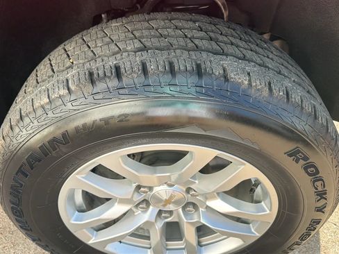 Used 2018 Chevrolet Silverado 1500 Custom AWD/4WD image 11