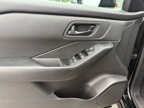 Used 2024 Nissan Rogue S AWD/4WD image 5