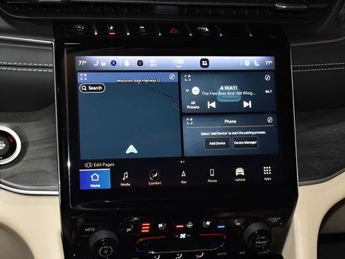 Used 2022 Jeep Grand Cherokee Limited w/ Luxury Tech Group II AWD/4WD image 28