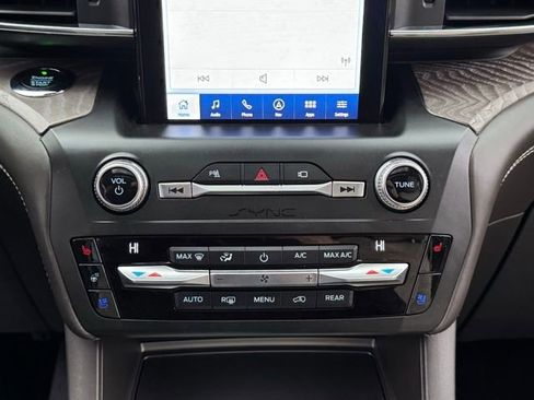 Certified 2020 Ford Explorer Platinum w/ Premium Technology Package AWD/4WD image 13