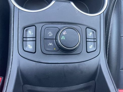 Used 2022 GMC Terrain SLT w/ Infotainment Package II FWD image 18