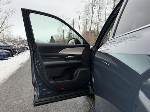 Used 2024 Toyota Grand Highlander Limited image 44