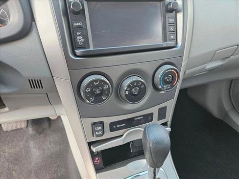 Used 2013 Toyota Corolla LE image 16