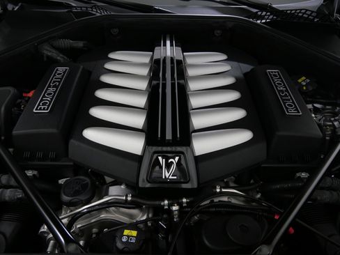 Used 2015 Rolls-Royce Wraith image 12