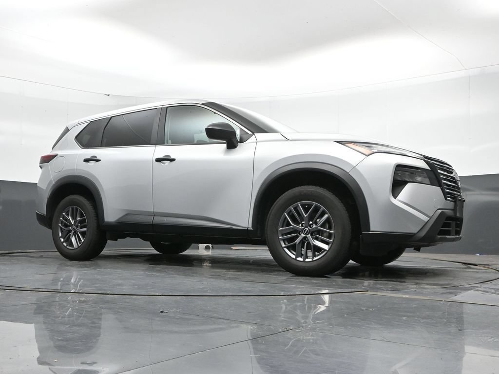 Used 2024 Nissan Rogue S AWD/4WD image 43