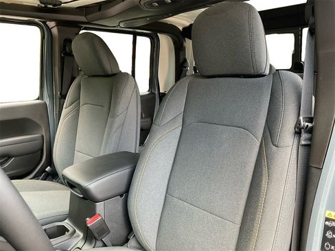 New 2025 Jeep Gladiator Sport image 26