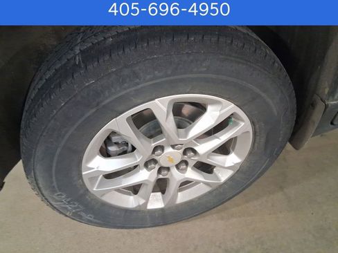 Used 2023 Chevrolet Traverse LS w/ Safety Package image 28