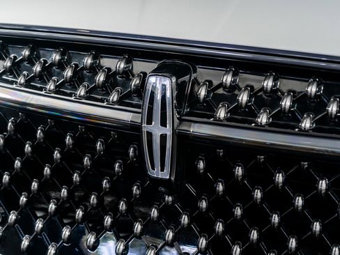 Used 2024 Lincoln Nautilus Black Label w/ Jet Appearance Package (87T) image 23