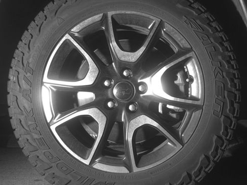 Used 2025 Jeep Compass Trailhawk AWD/4WD image 13
