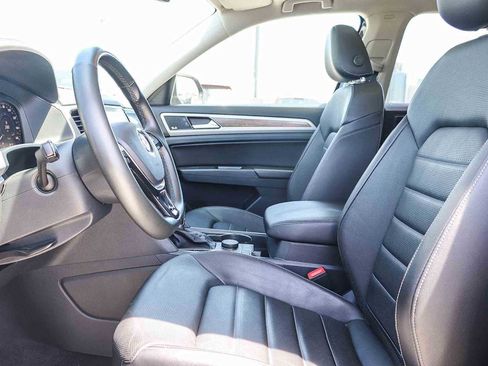 Used 2018 Volkswagen Atlas SEL Premium image 19