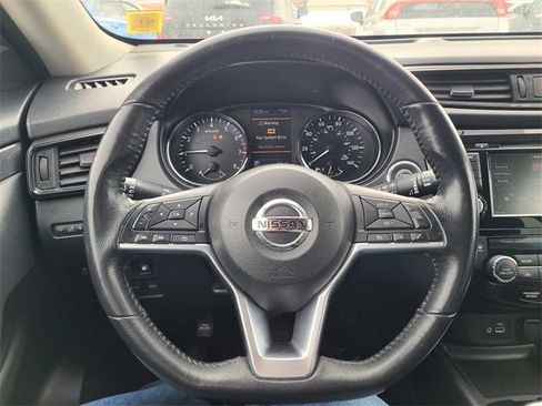 Used 2018 Nissan Rogue SV image 23