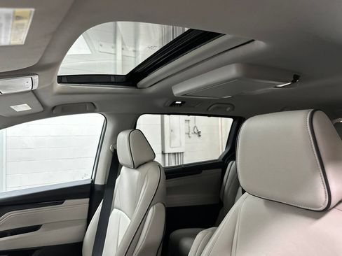 Used 2025 Honda Odyssey Touring image 37