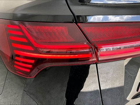Used 2024 Audi Q8 e-tron Premium Plus w/ Premium Plus Package AWD/4WD image 40