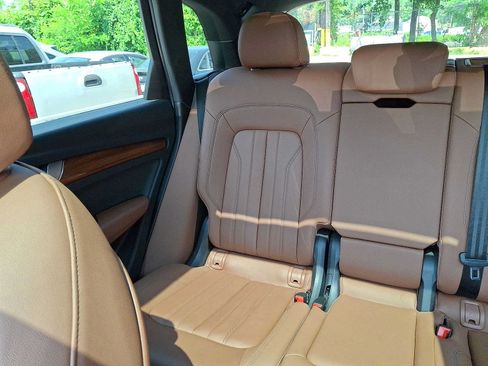 Used 2023 Audi Q5 2.0T Premium w/ Convenience Package AWD/4WD image 12