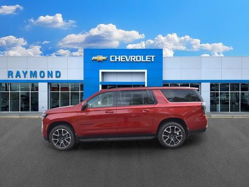 New 2026 Chevrolet Suburban RST w/ Comfort Package AWD/4WD image 7