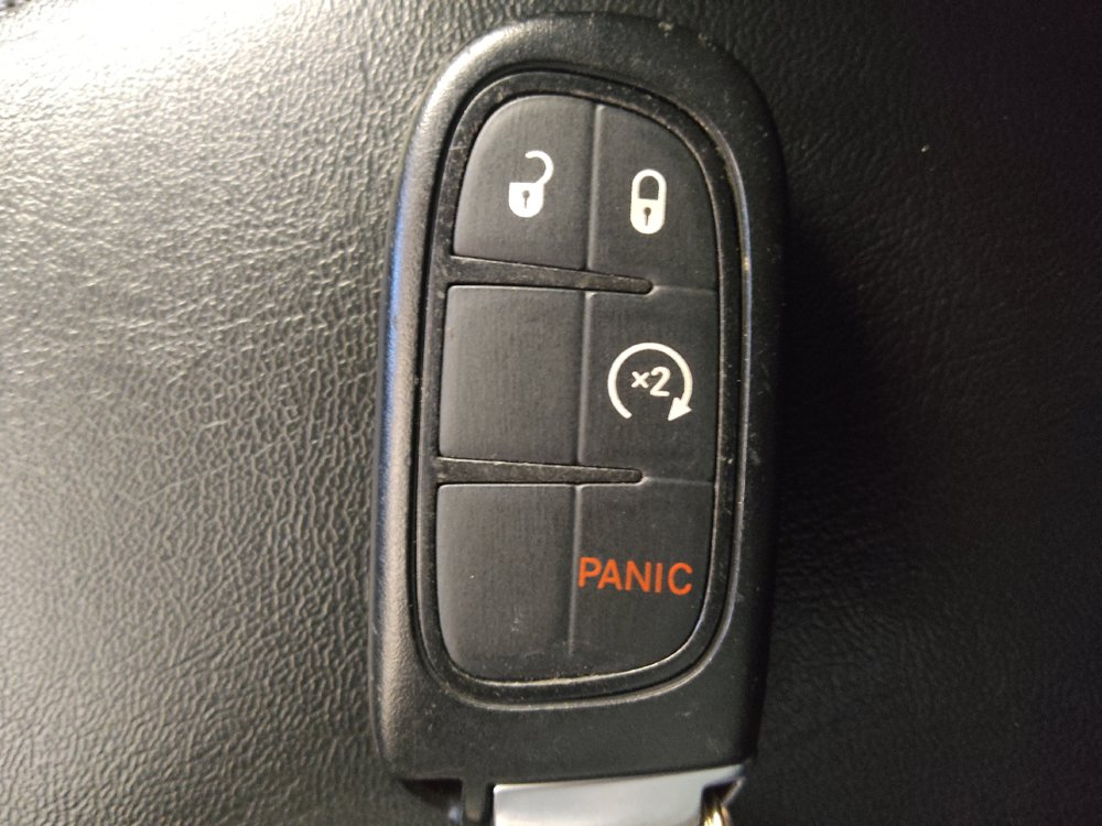 Used 2019 Jeep Cherokee Latitude Plus w/ Cold Weather Group AWD/4WD image 32