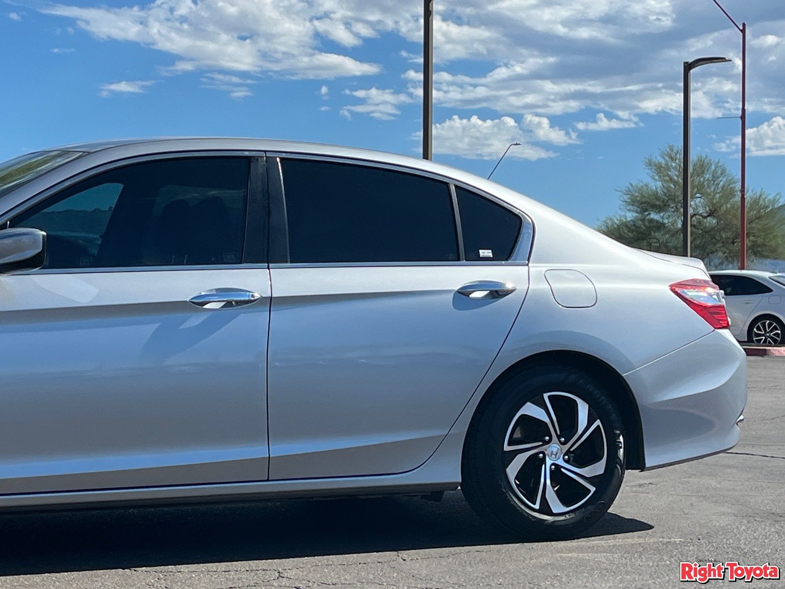 Used 2017 Honda Accord LX image 9