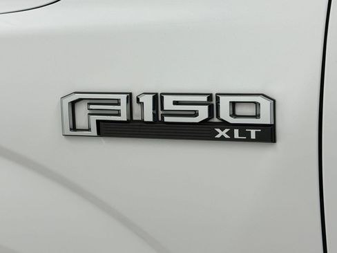 Used 2020 Ford F150 XLT w/ Equipment Group 302A Luxury AWD/4WD image 32